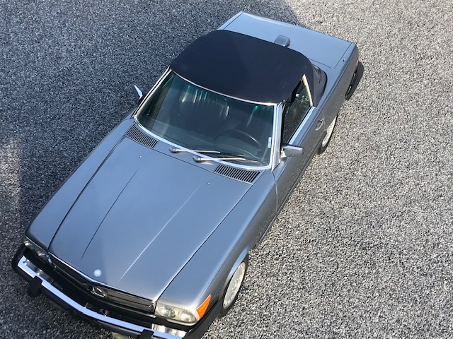 Mercedes 560 SL R107 Roadster In nice Pearl Grey Metallic ( 1220) 4 Seats ! Low miles + History