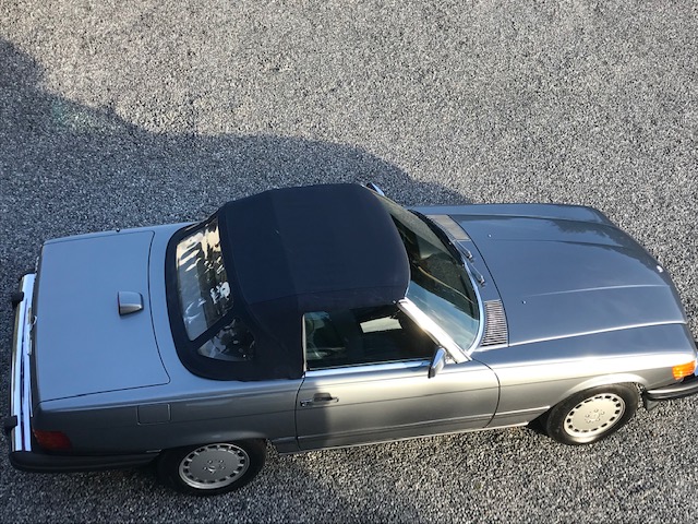 Mercedes 560 SL R107 Roadster In nice Pearl Grey Metallic ( 1220) 4 Seats ! Low miles + History
