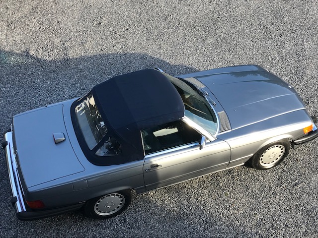 Mercedes 560 SL R107 Roadster In nice Pearl Grey Metallic ( 1220) 4 Seats ! Low miles + History