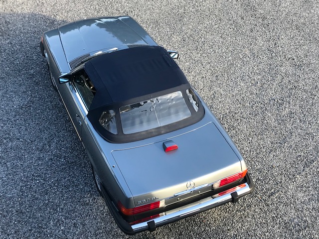 Mercedes 560 SL R107 Roadster In nice Pearl Grey Metallic ( 1220) 4 Seats ! Low miles + History