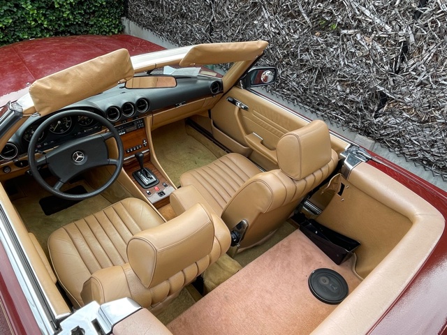 Mercedes 380 SL R107 Roadster Orient red /Leather light brown ( 2 Owners the were brothers)