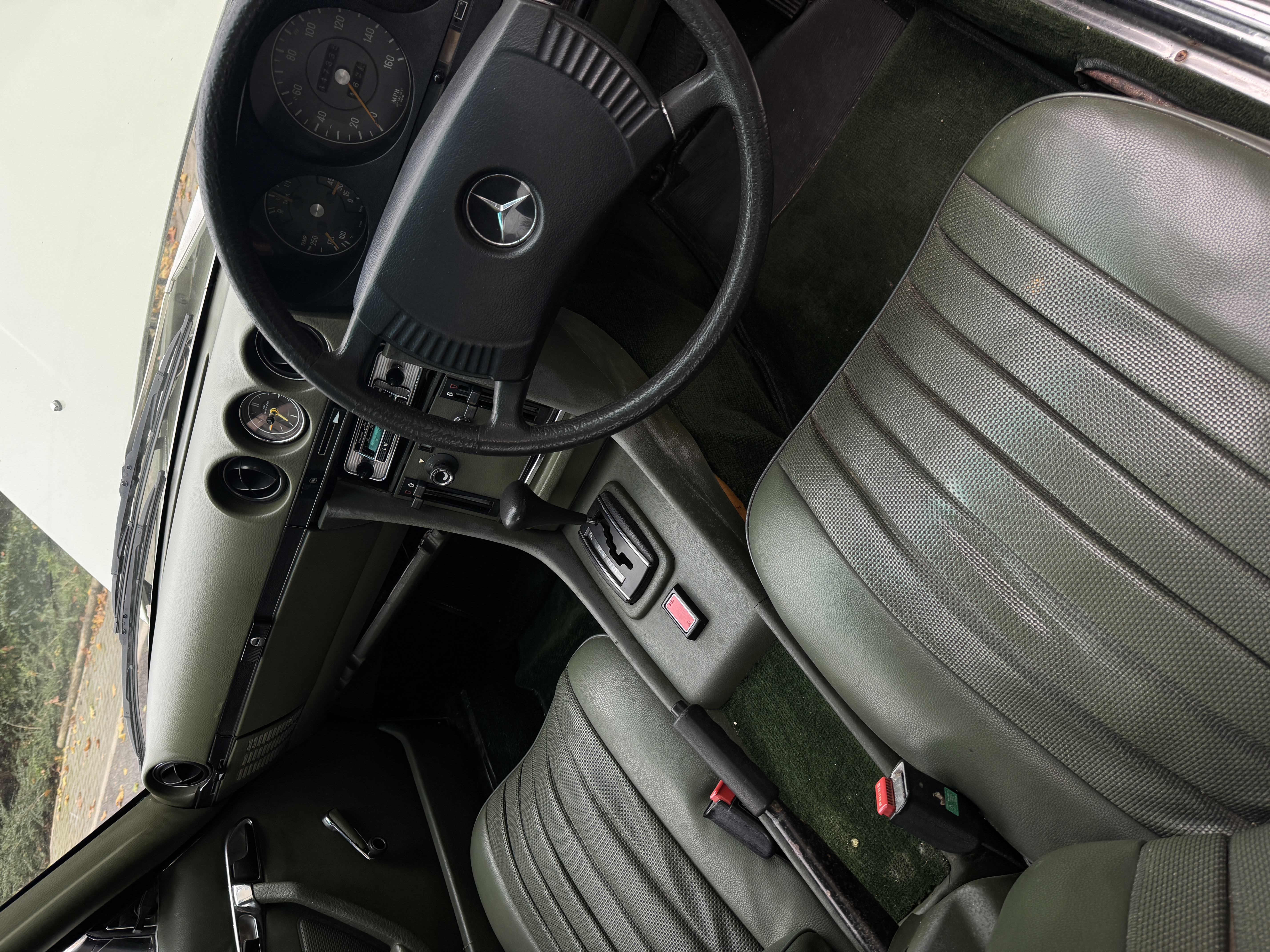 MERCEDES-BENZ SL 350 (R107)