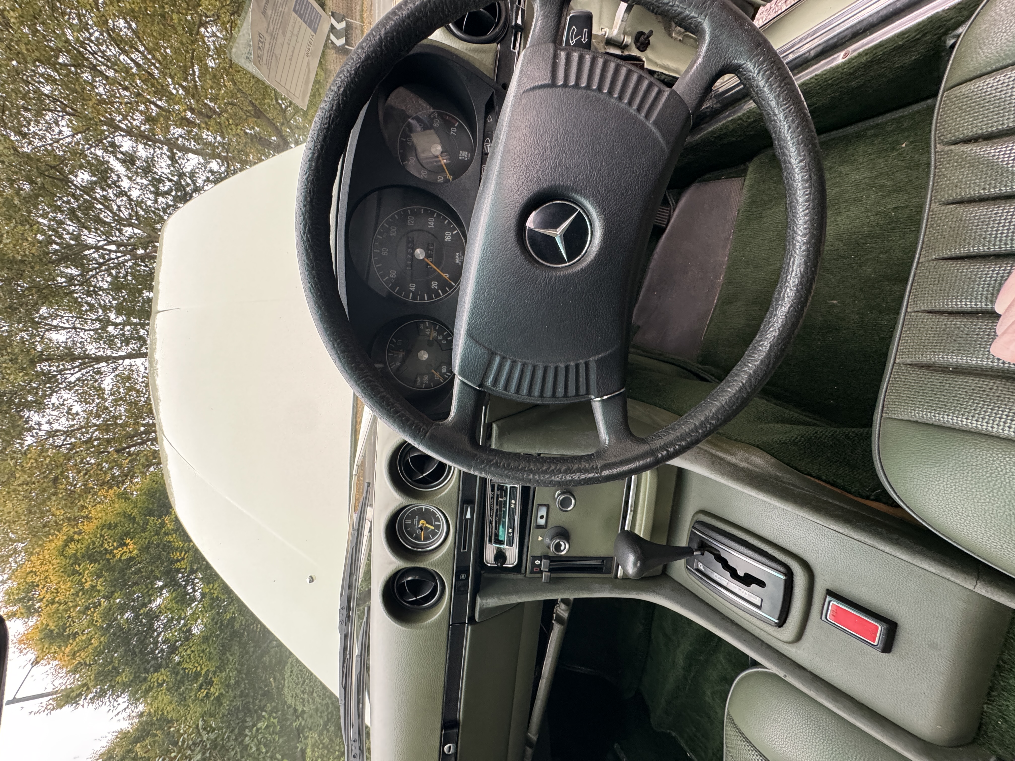 MERCEDES-BENZ SL 350 (R107)
